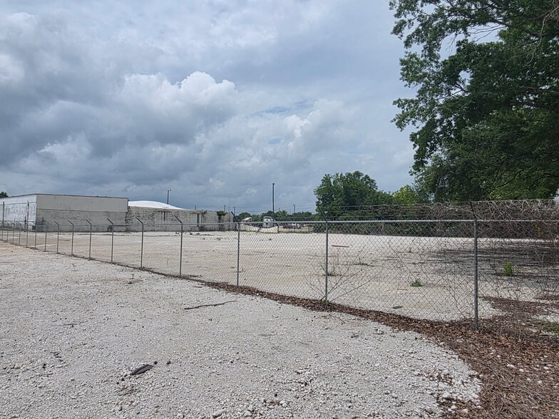 543 S Craft Hwy, Mobile, AL for lease - Building Photo - Image 2 of 5