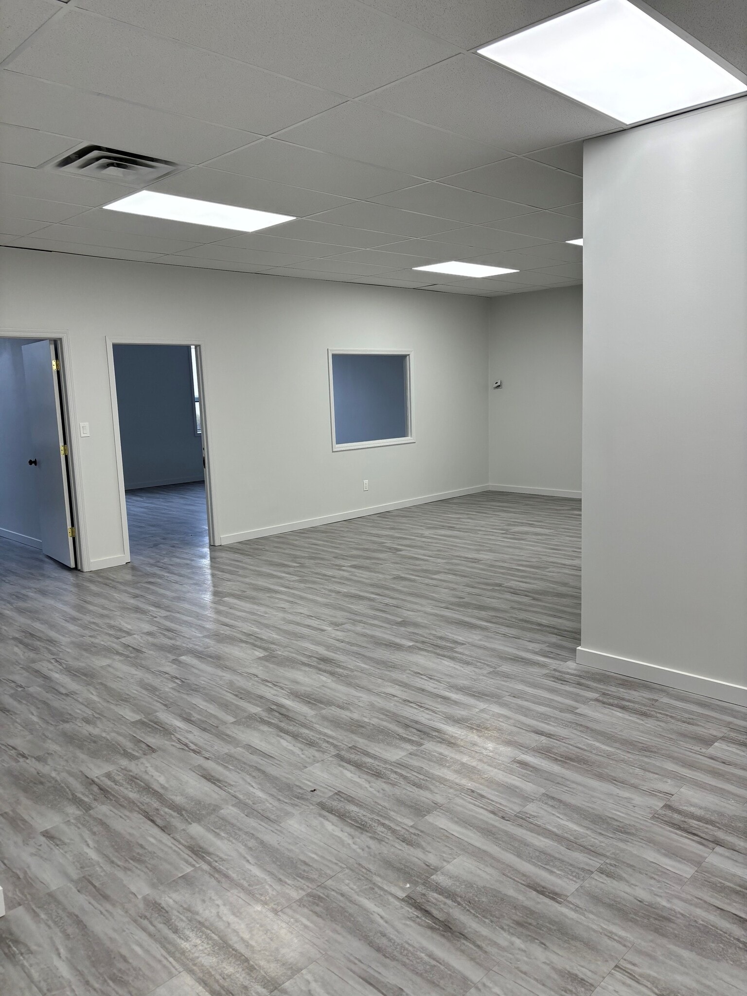 225 County Road 522, Manalapan Township, NJ for lease Building Photo- Image 1 of 7