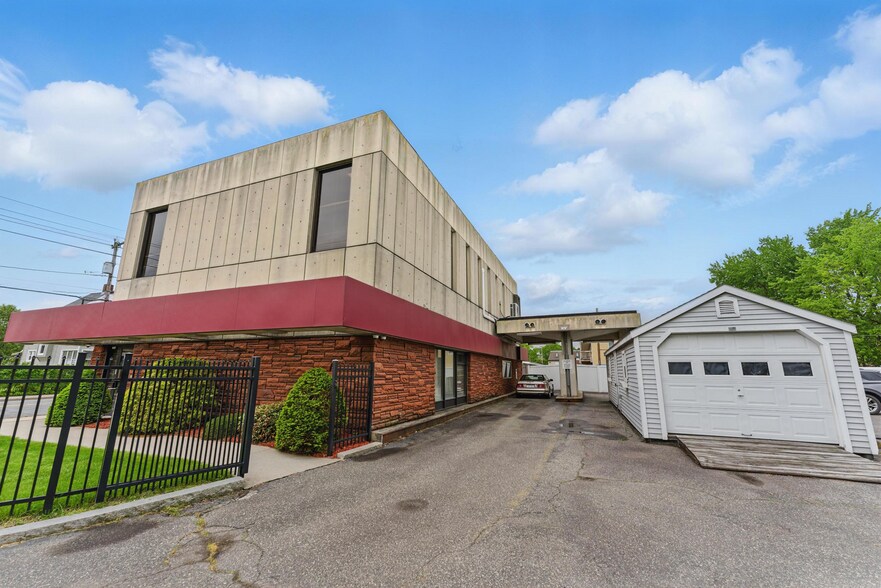 119 Winsor St, Ludlow, MA for sale - Building Photo - Image 2 of 28