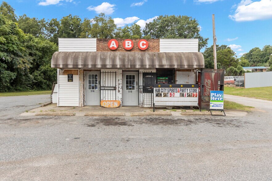 916 Howard St, Spartanburg, SC for sale - Primary Photo - Image 1 of 12