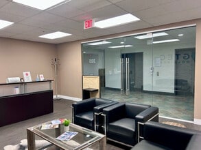 1726 Dolphin Av, Kelowna, BC for lease Interior Photo- Image 1 of 17