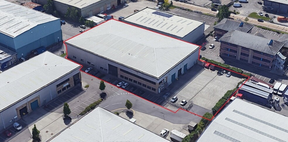 Fleming Way, Crawley for lease - Building Photo - Image 2 of 9