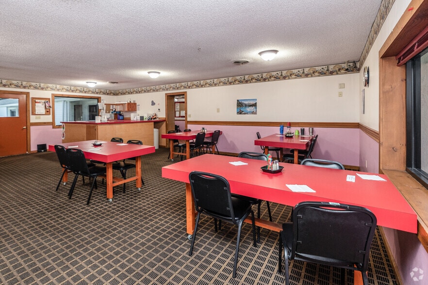 452 Ossie Davis Pky, Waycross, GA for sale - Interior Photo - Image 3 of 20