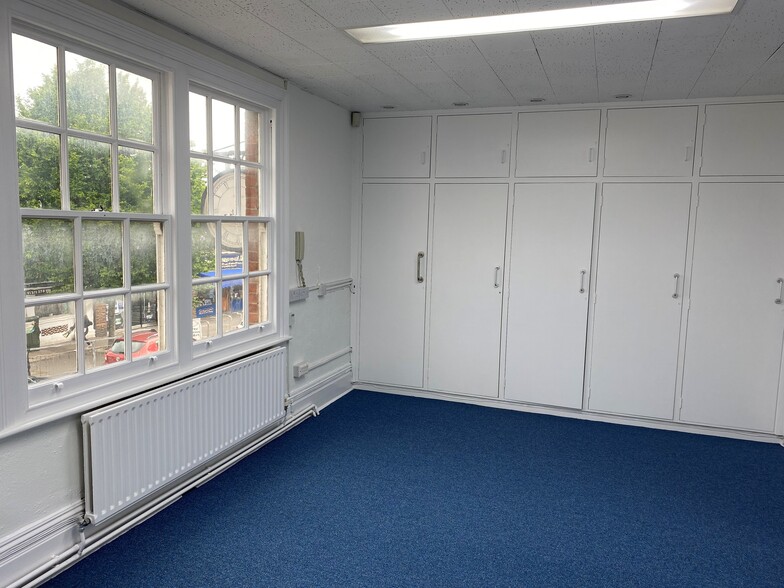 50 The St, Ashtead for lease - Building Photo - Image 3 of 7