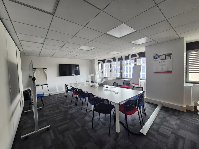 Office in Nantes for lease - Building Photo - Image 2 of 10