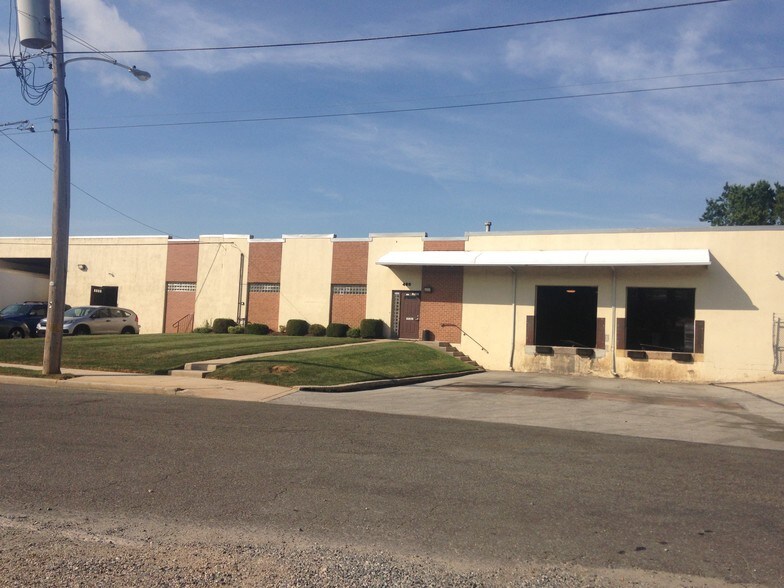 480 Commerce Dr, Yeadon, PA 19050