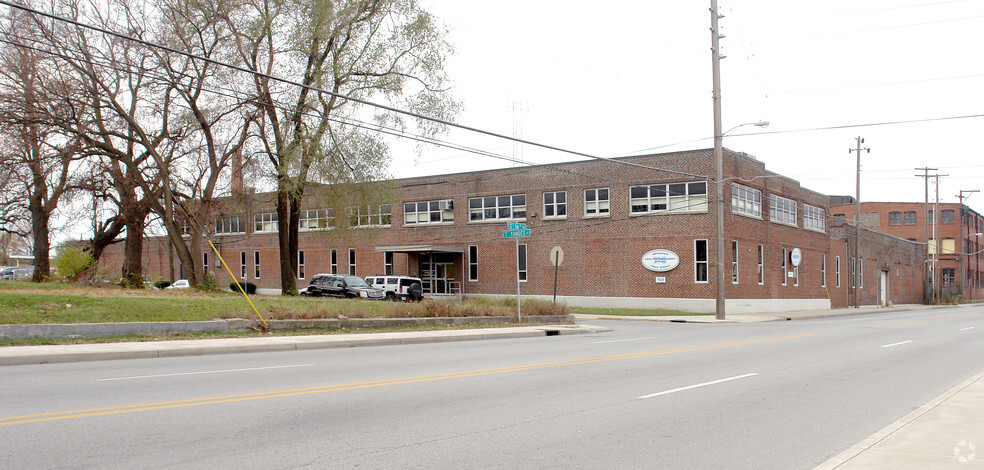 1129 E 16th St, Indianapolis, IN for lease - Building Photo - Image 2 of 3