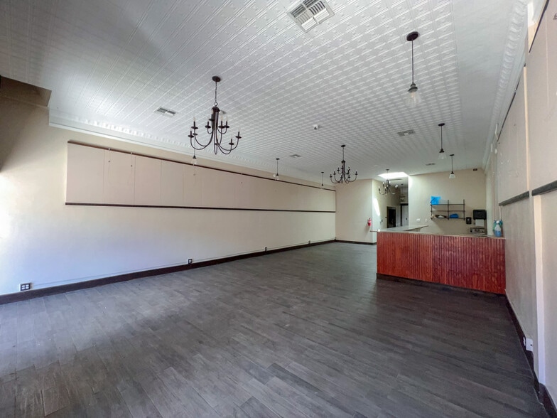 114 N 5th St, Alpine, TX for sale - Interior Photo - Image 3 of 29