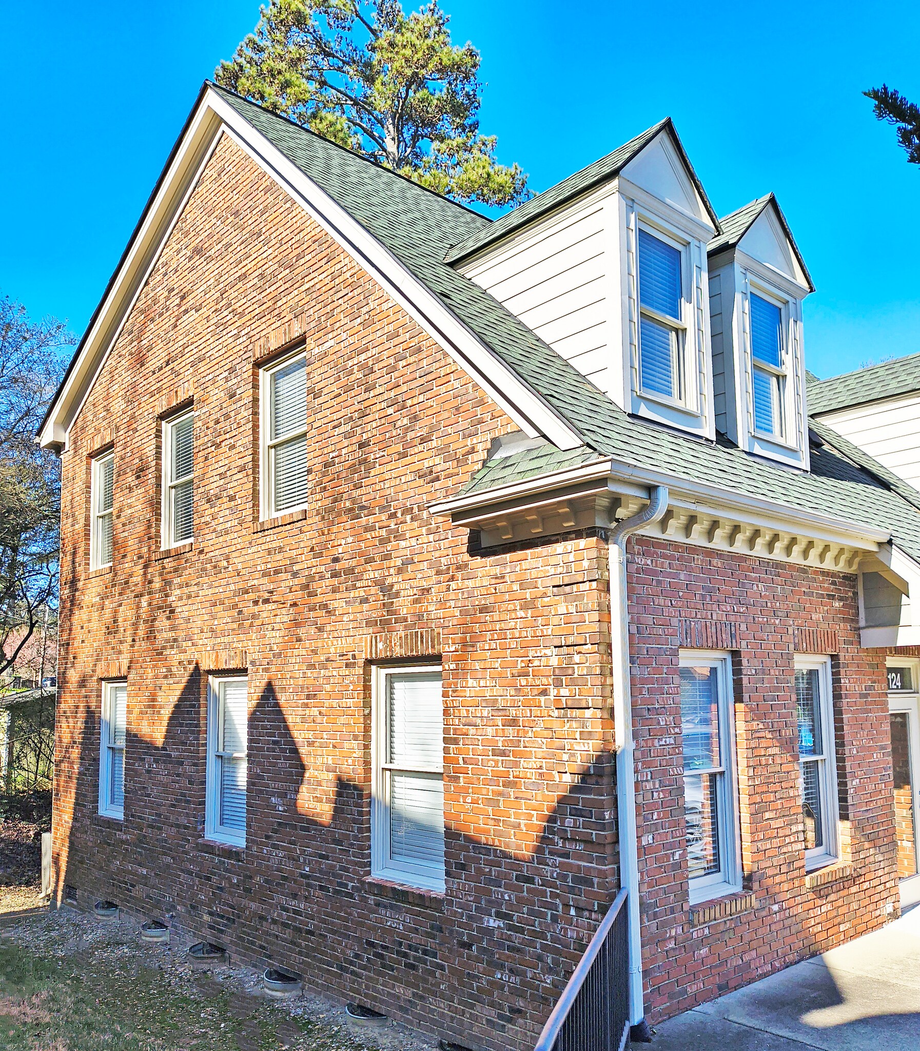 112-124 Salem Towne Ct, Apex, NC for lease Building Photo- Image 1 of 3