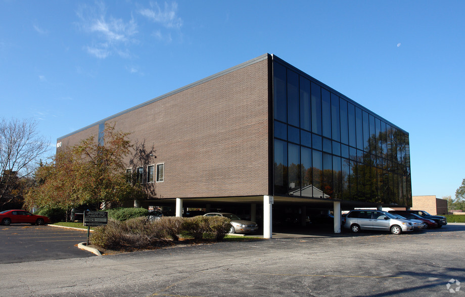 800 E Northwest Hwy, Mount Prospect, IL for lease - Building Photo - Image 2 of 26