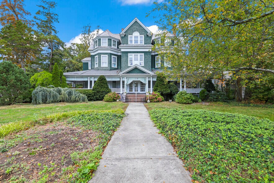 247 Cedar Ave, Long Branch, NJ 07740 Long Branch's only Bed and