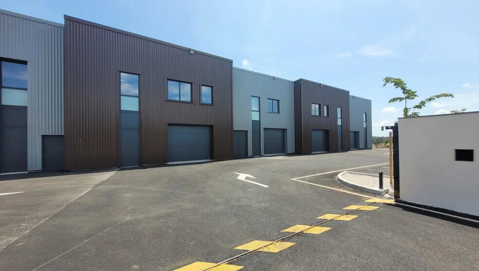 Flex in Grabels for sale - Building Photo - Image 1 of 3