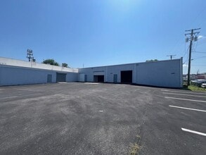 4207-4209 Menlo Dr, Baltimore, MD for lease Building Photo- Image 1 of 4