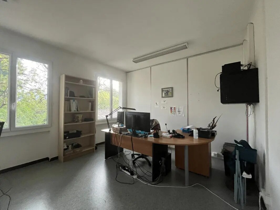 Office in Aubagne for lease Interior Photo- Image 1 of 7
