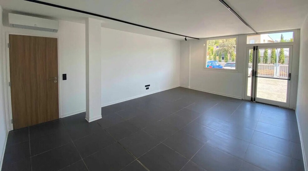 Office in Biot for lease - Building Photo - Image 2 of 5