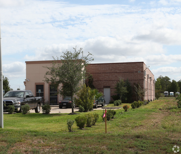 355 School St, Tomball, TX for lease - Building Photo - Image 2 of 7