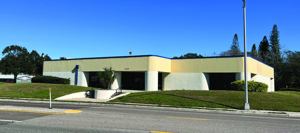 3300 Tamiami Trl, Sarasota, FL for lease - Building Photo - Image 1 of 3