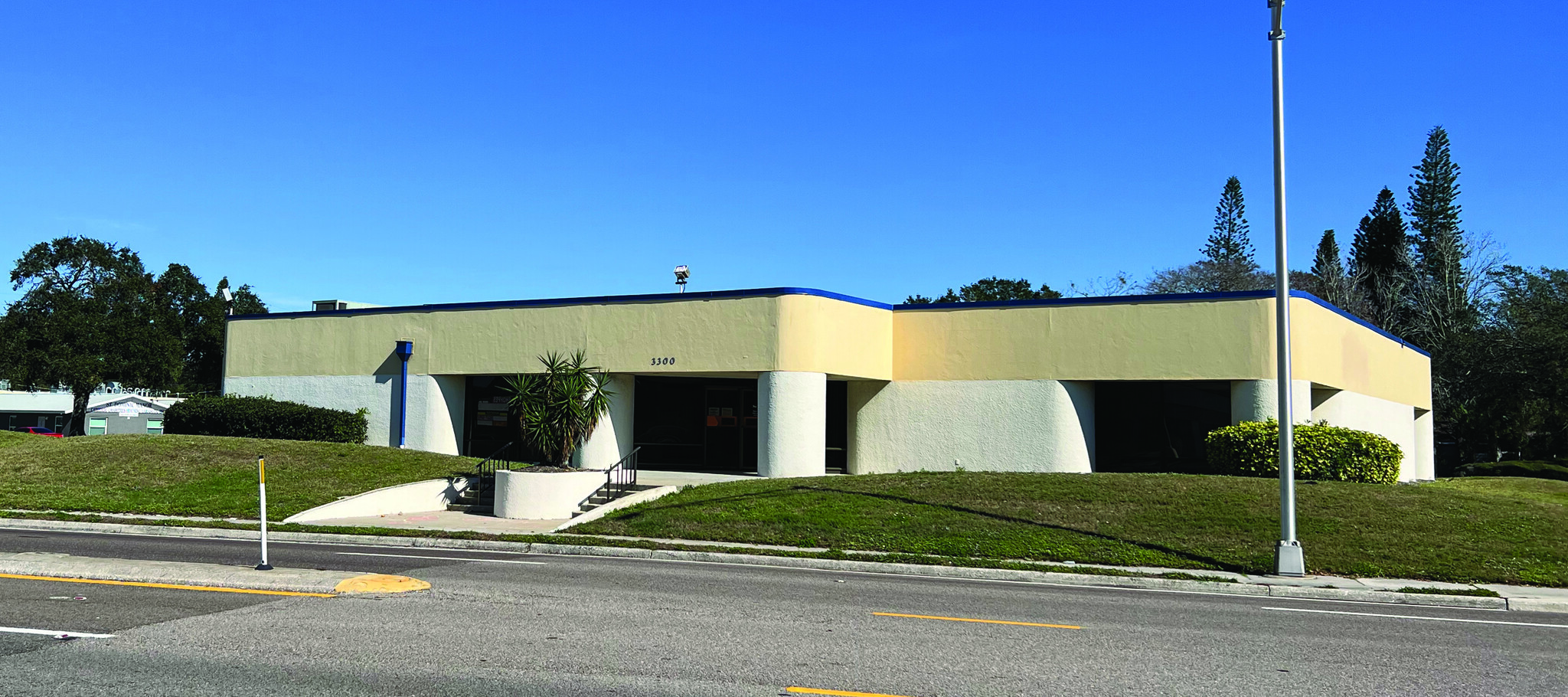 3300 Tamiami Trl, Sarasota, FL for lease Building Photo- Image 1 of 4