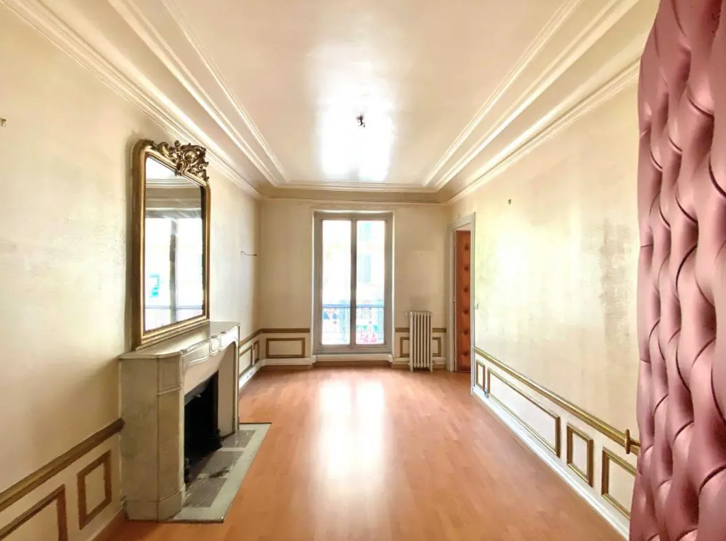 Office in Paris for lease Interior Photo- Image 1 of 5