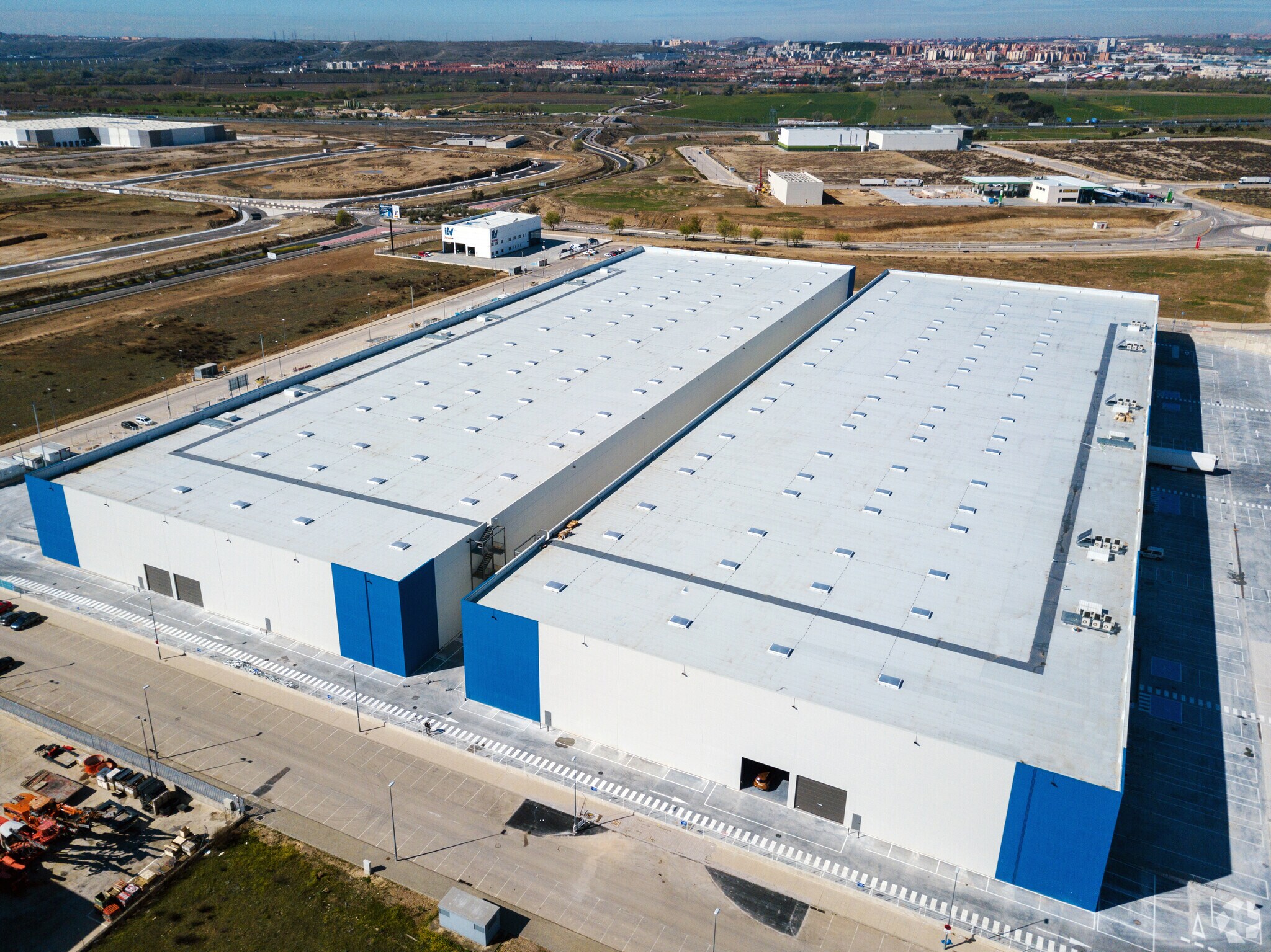 Calle Tapiceros, 1, San Fernando de Henares, Madrid for sale Primary Photo- Image 1 of 1