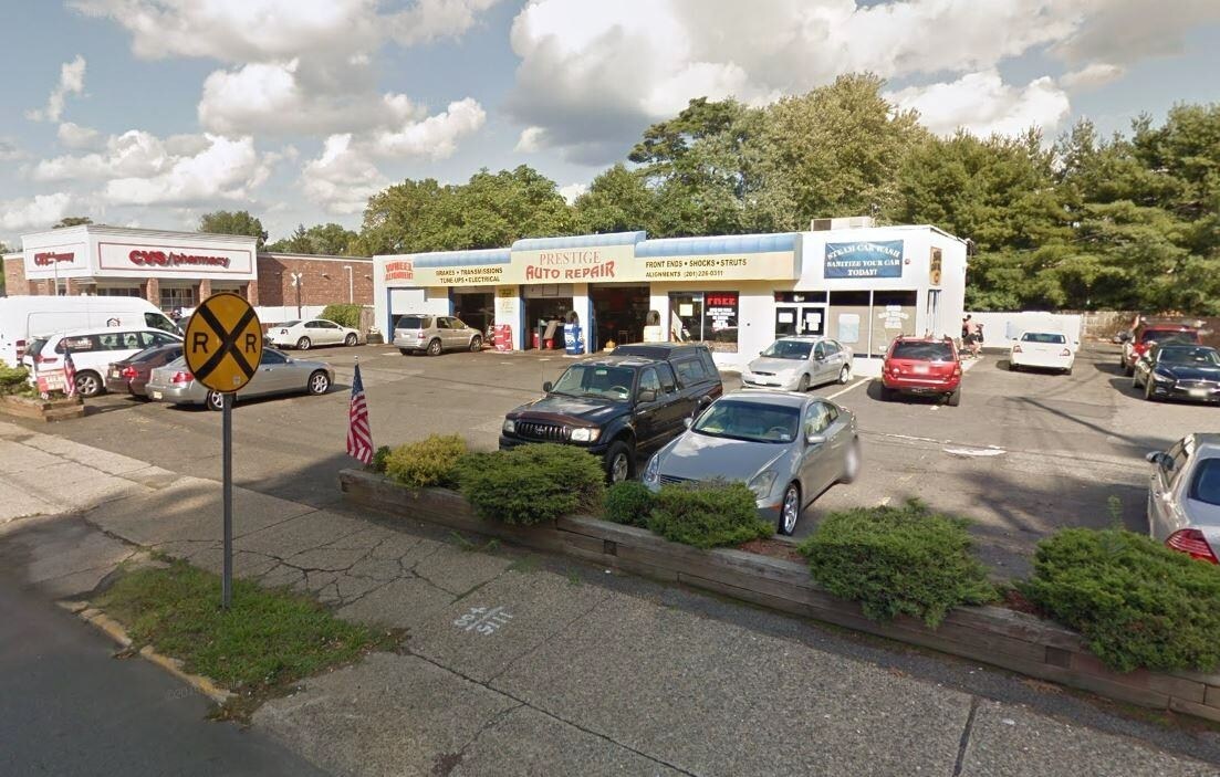 128 Rochelle Ave, Rochelle Park, NJ 07662