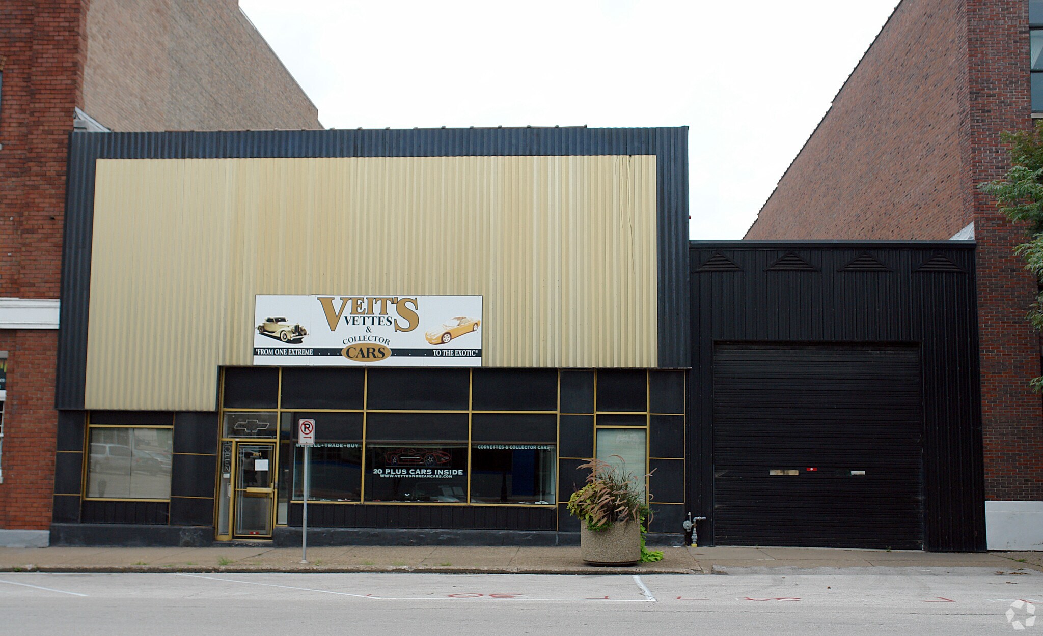 221 E 2nd St, Davenport, IA for sale Primary Photo- Image 1 of 1