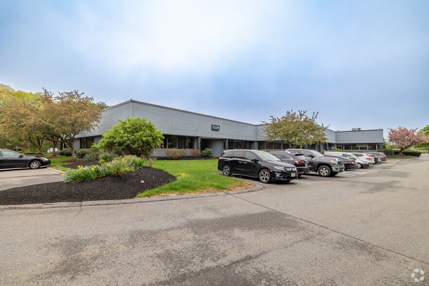 10 Commerce Way, Norton, MA for lease - Building Photo - Image 3 of 9