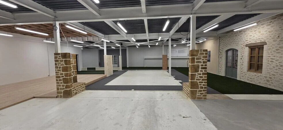 Industrial in Angers for sale - Interior Photo - Image 1 of 5
