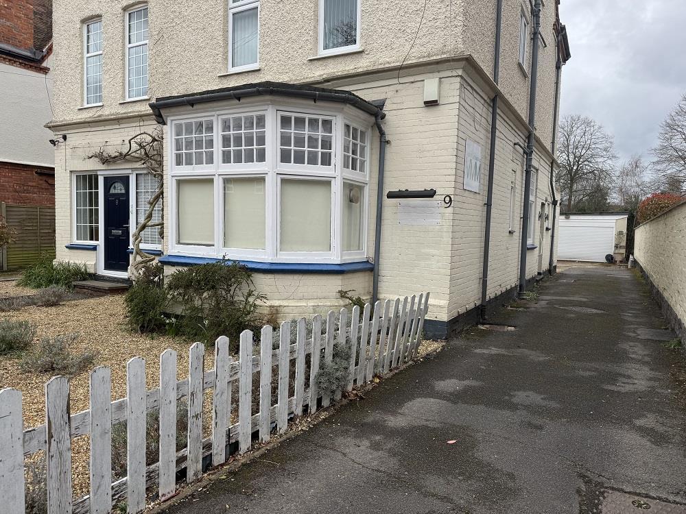 9 Crescent Rd, Wokingham for lease Primary Photo- Image 1 of 2