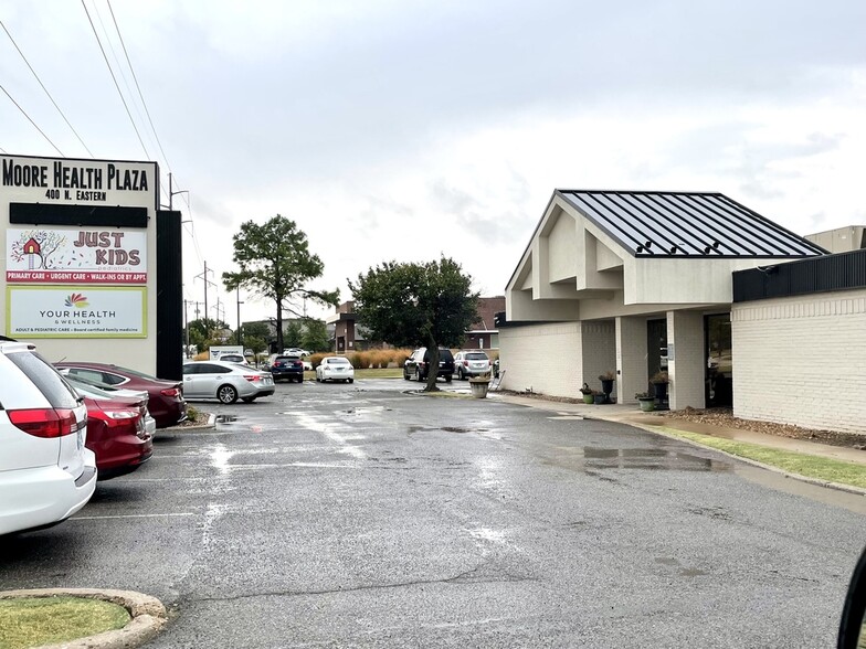 400 N Eastern Ave, Moore, OK for sale - Building Photo - Image 1 of 5