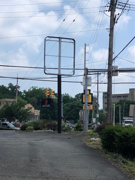 580 S Broad St, Nazareth, PA for lease - Building Photo - Image 3 of 4