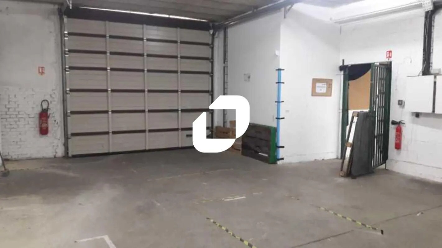 Flex in Alfortville for lease Interior Photo- Image 1 of 8