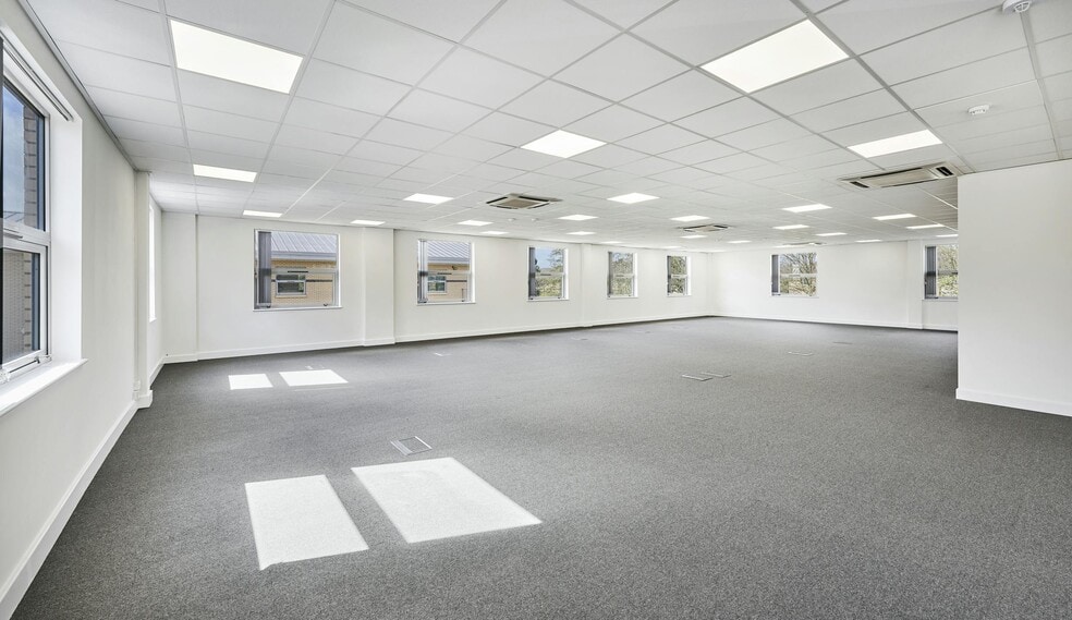 Solihull Pky, Birmingham for sale - Interior Photo - Image 2 of 10