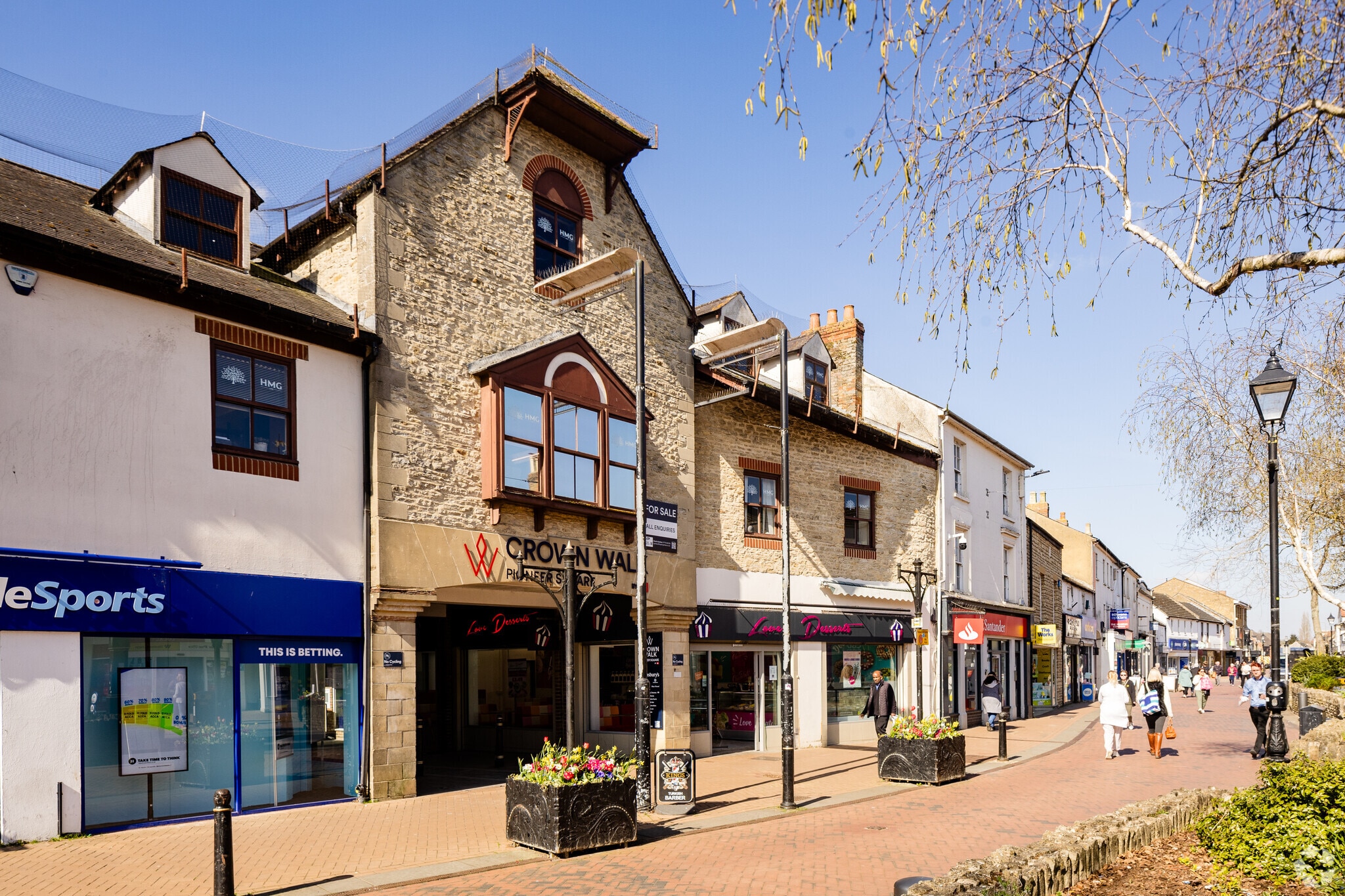 Pioneer Sq, Bicester for sale Primary Photo- Image 1 of 1