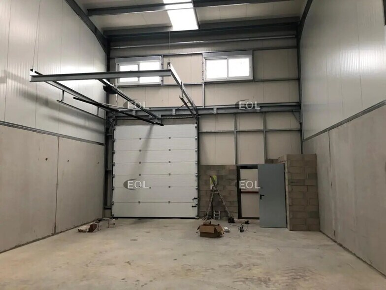 Flex in Brie-Comte-Robert for lease - Building Photo - Image 2 of 5