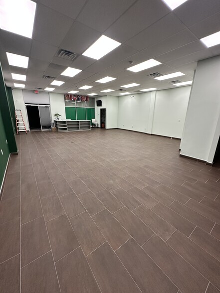 2252 Paterson-Hamburg Tpke, Wayne, NJ for lease - Building Photo - Image 3 of 14