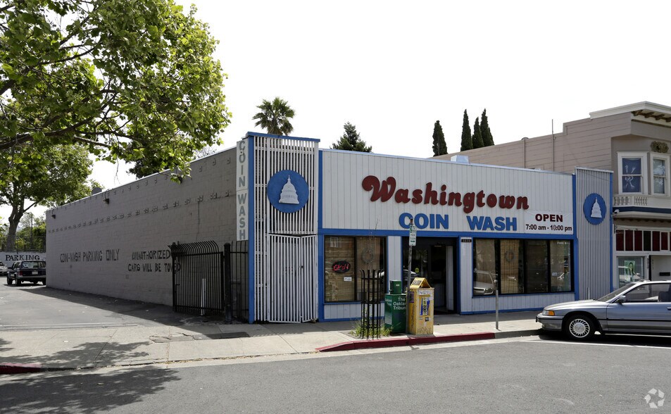 3215 Adeline St, Berkeley, CA 94703