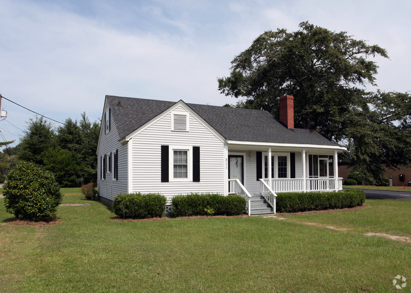 311 W Columbia Ave, Batesburg, SC for sale - Building Photo - Image 1 of 1