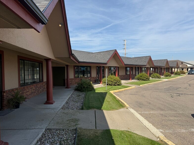 village loop rd 18-50 Village rd Rd, Kalispell, MT for lease - Building Photo - Image 3 of 8