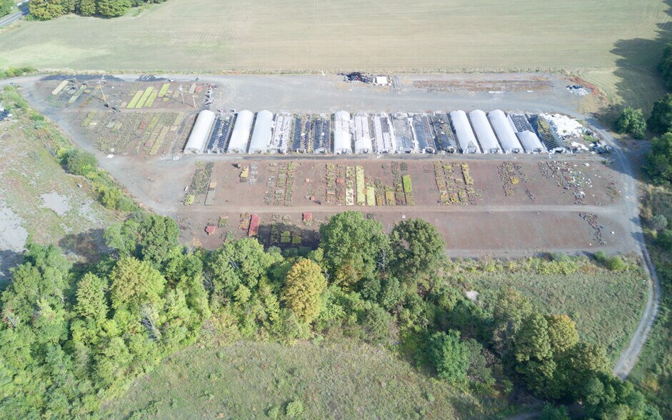 2215 Chamberlain Hwy, Berlin, CT for sale - Building Photo - Image 1 of 1