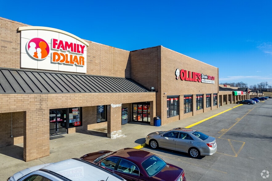 137205 E Lincoln Trail Blvd, Radcliff, KY 40160 Radcliff Square