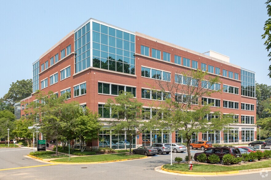 8501 Arlington Blvd, Merrifield, VA for lease - Primary Photo - Image 1 of 27