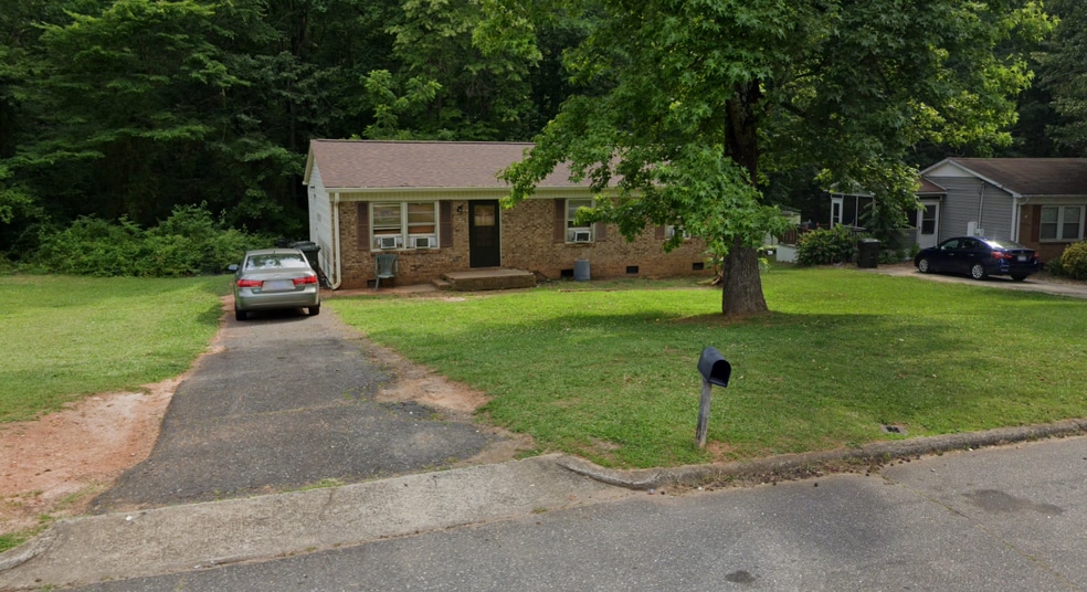 431 Red Tip Ln, Gastonia, NC for sale - Building Photo - Image 3 of 6