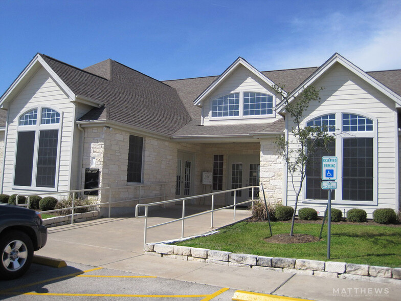 112 Cimarron Park Loop, Buda, TX for lease - Building Photo - Image 1 of 5