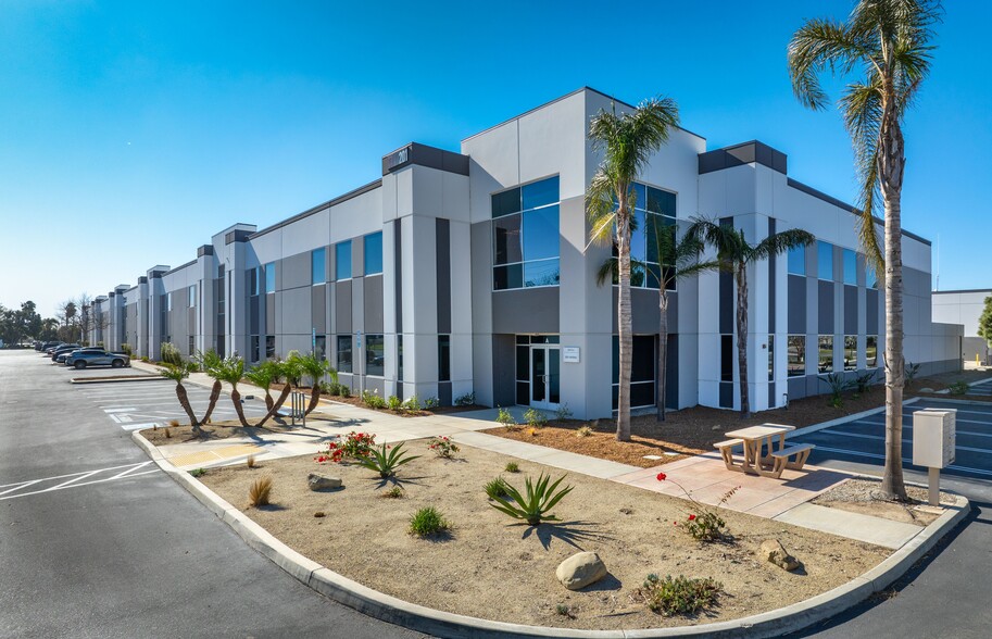 201 Rice Ave, Oxnard, CA for lease - Building Photo - Image 3 of 9