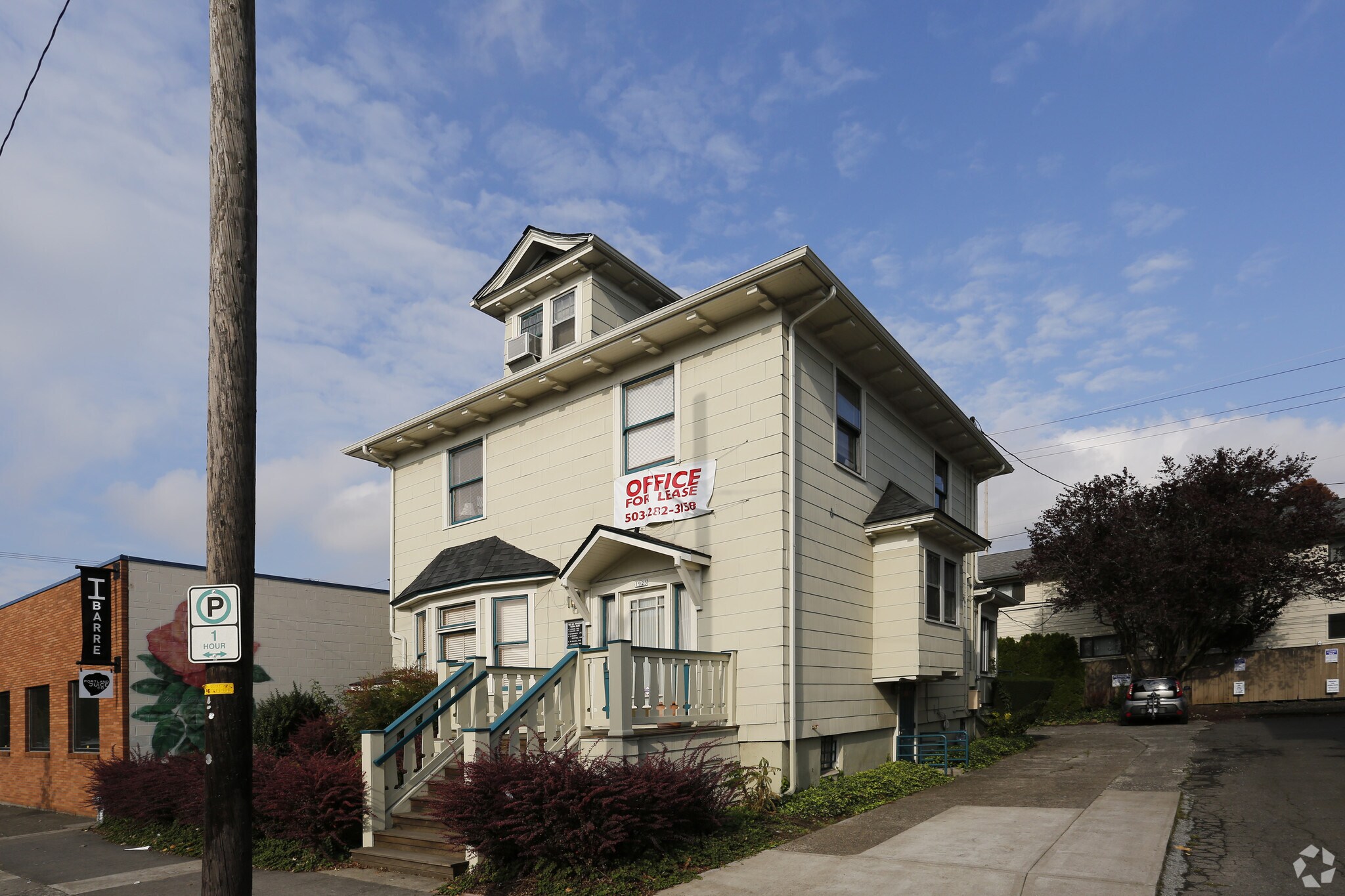 1923 NE Broadway St, Portland, OR for lease Primary Photo- Image 1 of 17