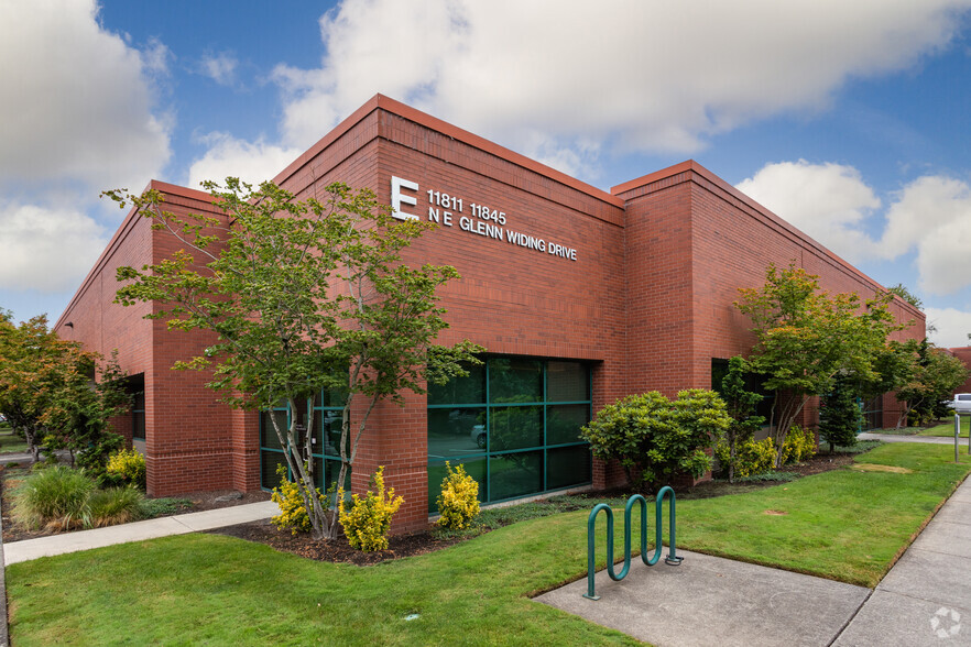 11719-11731 NE Glenn Widing Dr, Portland, OR for lease - Building Photo - Image 1 of 16