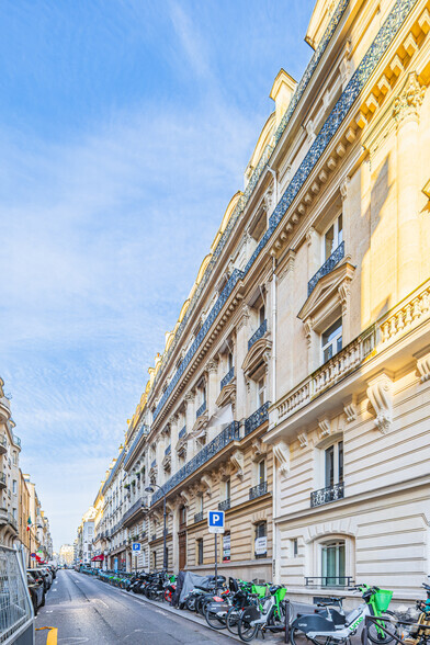 4 Rue De Longchamp, Paris for lease - Building Photo - Image 2 of 2