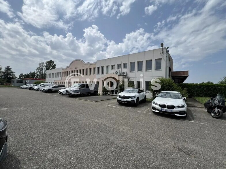 Flex in SAINT-SYMPHORIEN-D'OZON for lease - Building Photo - Image 3 of 13