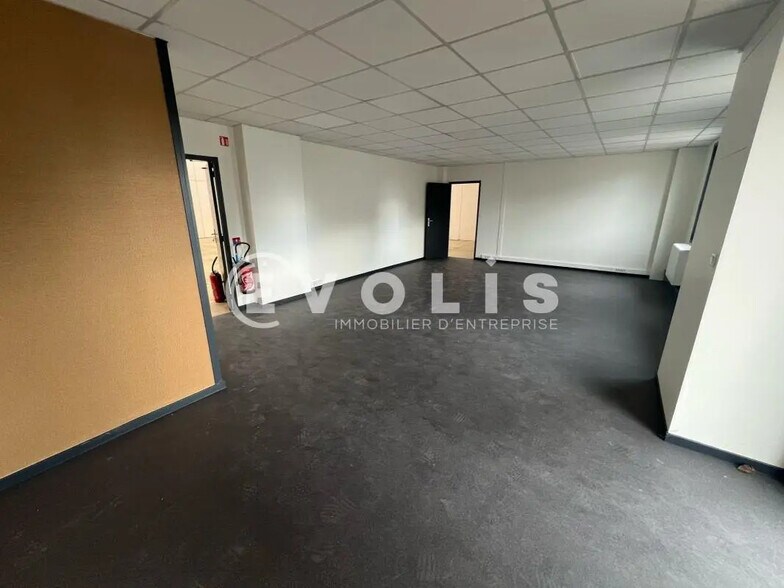 1-13 Chemin De L'Industrie, Dardilly for lease - Interior Photo - Image 3 of 7